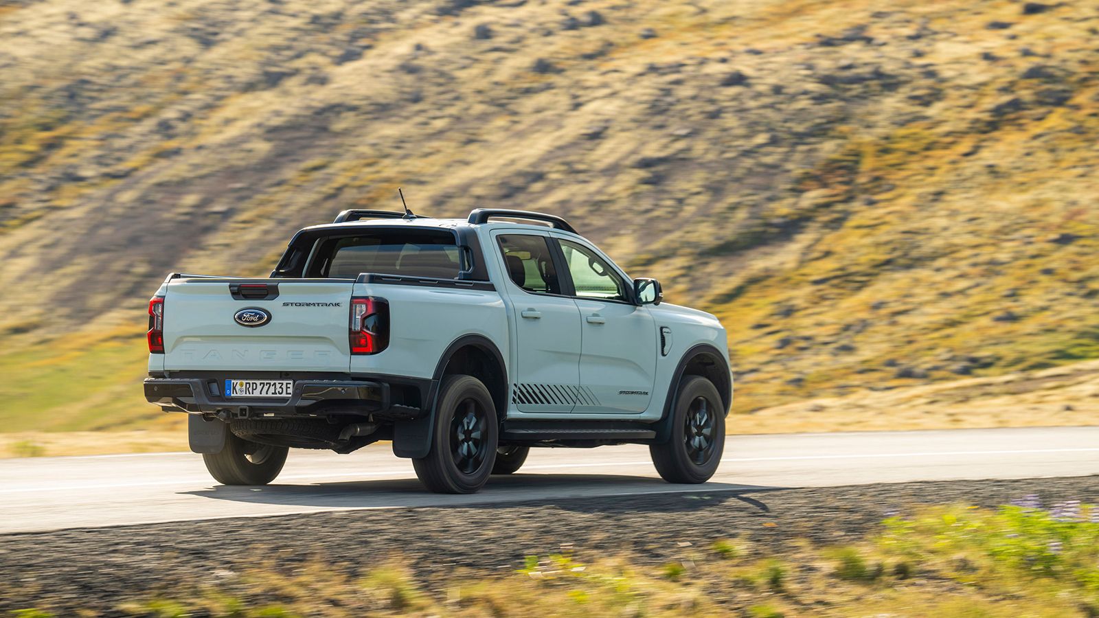 Η πίσω πόρτα του Ford Ranger PHEV είναι πολύ-εργαλείο!
